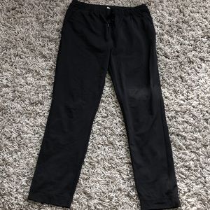 Lululemon jet crop joggers size 6